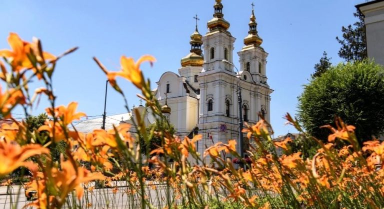 18 червня: головне свято дня — зробіть це, щоб удача та гроші йшли за вами по п’ятах. Традиції, заборони та народні прикмети на успіх.