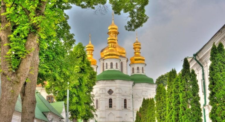 18 липня: церковне свято сьогодні та сувора грошова заборона — що не можна робити з фінансами до заходу сонця, щоб не накликати бідність.