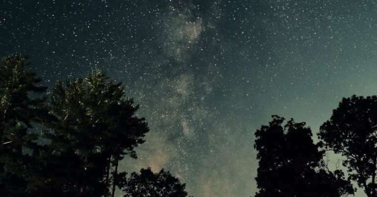 Тягар злетіти з плечей: 4 знаки зодіаку, на яких чекає довгоочікуване вирішення старих проблем та початок білої смуги. Що приготували зірки?