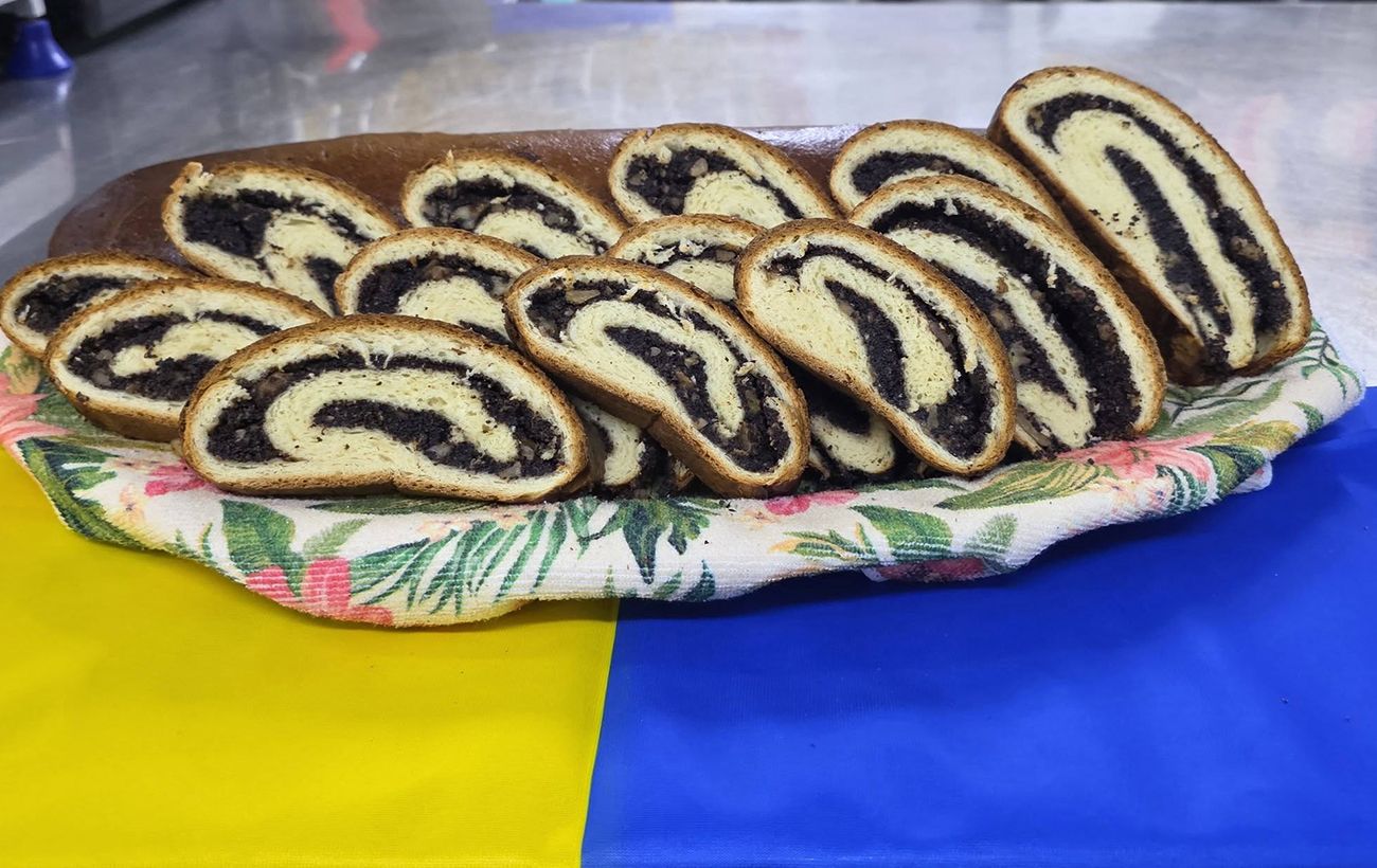 Незламний смак волі: полярники в Антарктиді спекли «Пиріг Незалежності» за тисячі кілометрів від дому (фото)