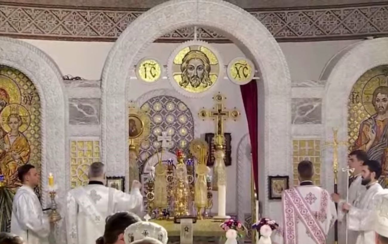 Преображення Господнє: глибинний сенс свята ПЦУ, що виходить за межі традицій Яблучного Спаса та обрядів.