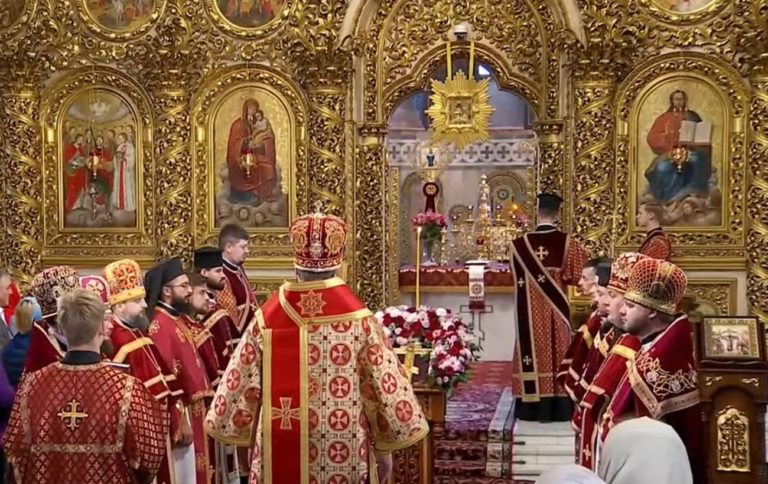 Воздвиження Хреста Господнього: сенси ПЦУ та чому це свято відгукується в серці кожного українця
